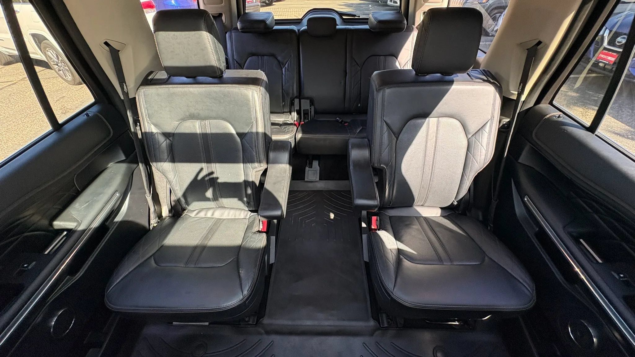 Used 2018 Ford Expedition Platinum AWD/4WD image 31