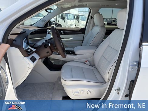 New 2026 Buick Enclave Avenir w/ Super Cruise Package AWD/4WD image 17