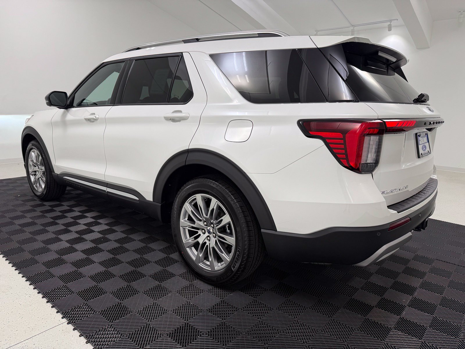 New 2026 Ford Explorer Platinum RWD image 5