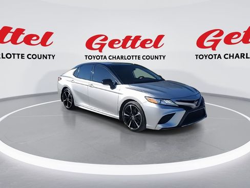 Used 2020 Toyota Camry XSE image 2