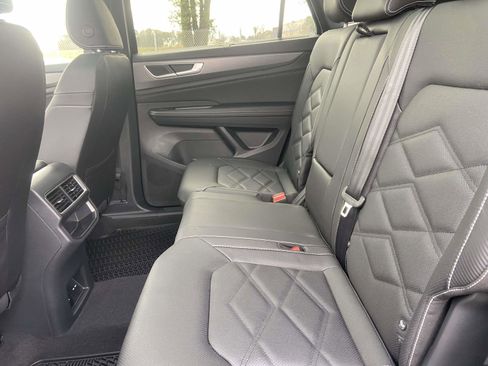New 2026 Volkswagen Atlas Cross Sport SE AWD/4WD image 13