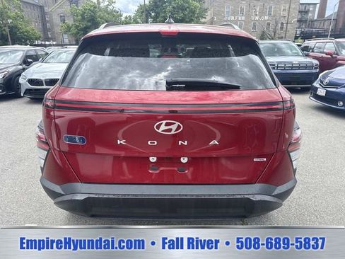 Used 2024 Hyundai Kona SEL AWD/4WD image 4