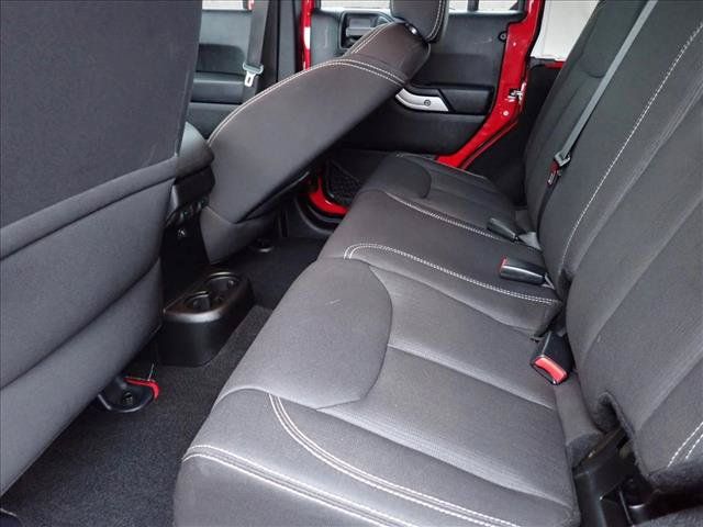 Used 2013 Jeep Wrangler Unlimited Sahara w/ Connectivity Group AWD/4WD image 9