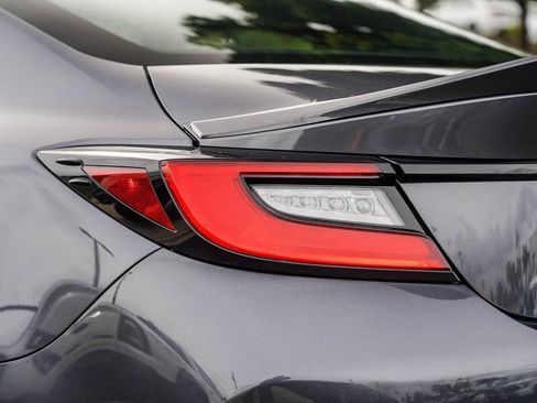 Used 2025 Toyota GR86 Premium w/ ALL Weather Mat Package (TMS) image 9