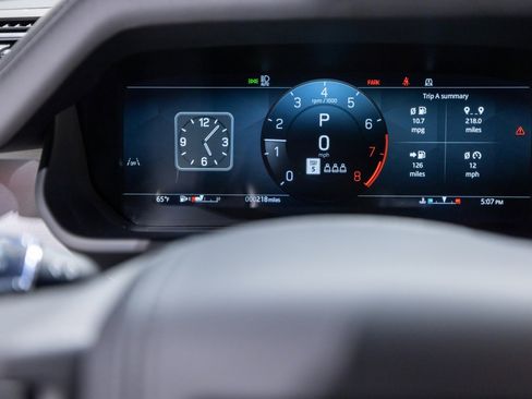 Used 2026 Land Rover Defender 110 OCTA image 44