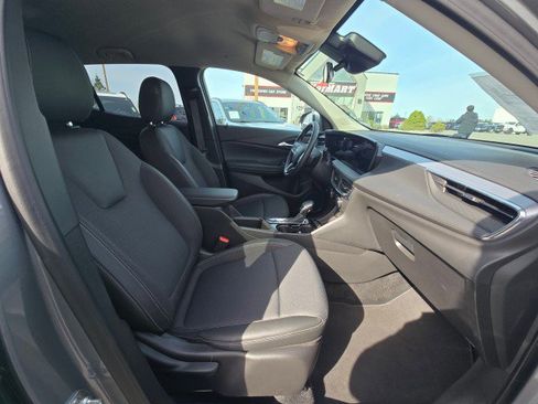 Used 2025 Buick Encore GX Preferred AWD/4WD image 12