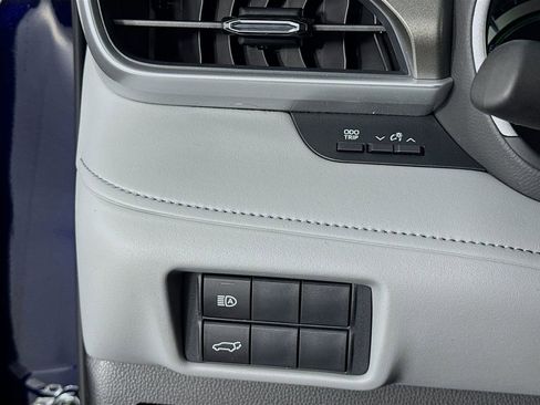 New 2026 Toyota Highlander XLE image 21