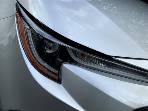 Used 2020 Toyota Corolla LE FWD image 26