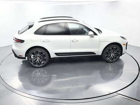 Certified 2026 Porsche Macan AWD/4WD image 41