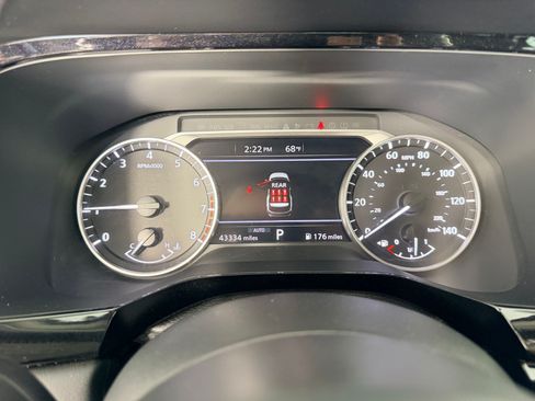Used 2025 Nissan Pathfinder SV AWD/4WD image 18