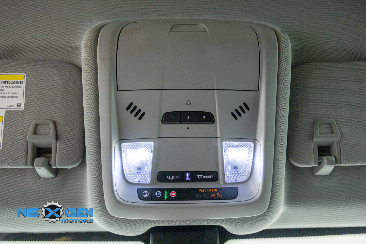 Used 2021 Chevrolet Equinox Premier AWD/4WD image 18
