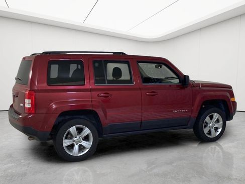 Used 2016 Jeep Patriot Latitude AWD/4WD image 15