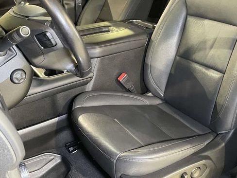 Used 2022 Chevrolet Tahoe LT w/ LT Signature Package AWD/4WD image 5
