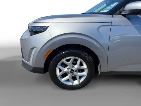 Used 2024 Kia Soul LX w/ Option Group 015 FWD image 9