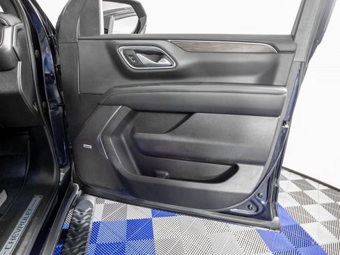 Used 2022 Chevrolet Tahoe Z71 w/ Z71 Off-Road Package image 17
