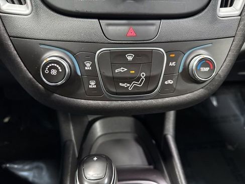 Used 2018 Chevrolet Malibu LS image 17