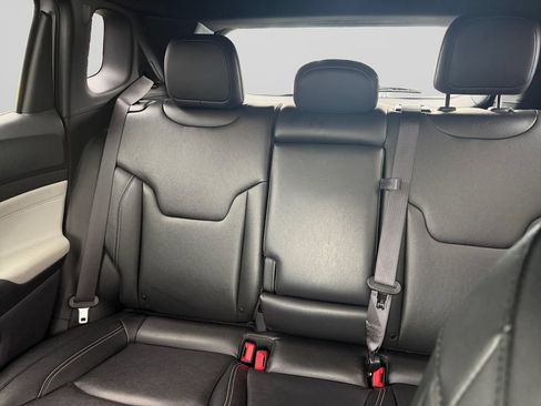 Certified 2025 Jeep Compass Limited AWD/4WD image 16