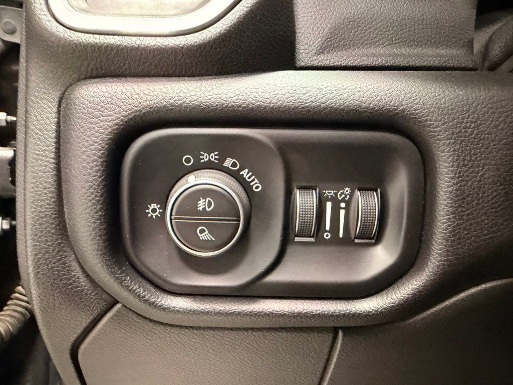 Used 2021 RAM 2500 Laramie AWD/4WD image 29