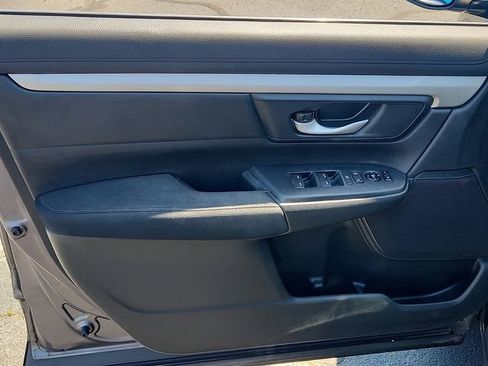 Used 2018 Honda CR-V LX image 12