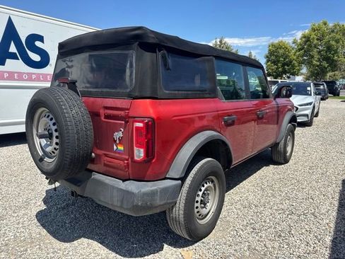 Used 2023 Ford Bronco 4-Door AWD/4WD image 3