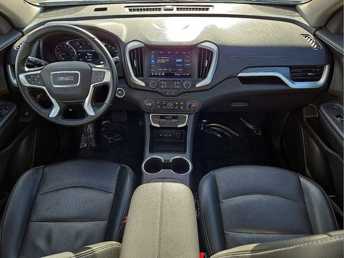 Used 2024 GMC Terrain SLT image 19