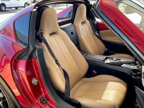 Used 2019 MAZDA MX-5 Miata RF Grand Touring image 9