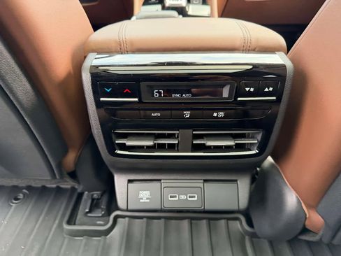 Used 2023 Acura MDX SH-AWD w/ Technology Package image 17