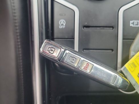 Used 2022 Kia Sorento S w/ Panoramic Sunroof Package image 37