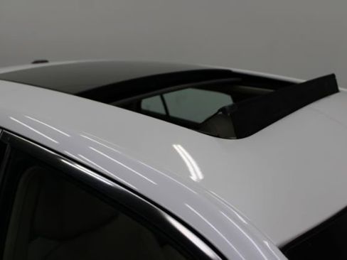 Used 2014 Chrysler 300 C w/ Light Group image 7