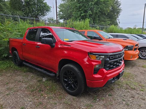 Used 2024 Chevrolet Silverado 1500 Custom w/ Rally Edition AWD/4WD image 1