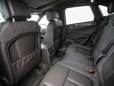 Used 2020 Porsche Macan AWD/4WD image 20