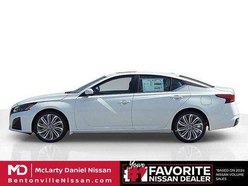 New 2026 Nissan Altima 2.5 SV FWD image 3