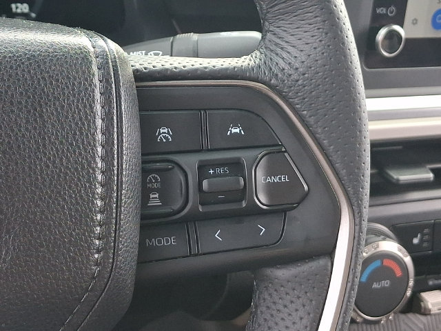 Used 2025 Toyota Tacoma TRD Sport AWD/4WD image 8