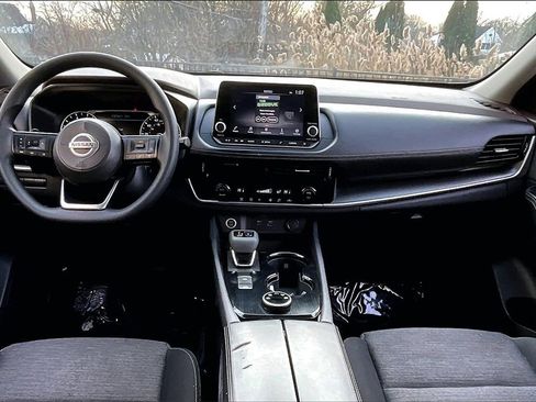 Used 2021 Nissan Rogue SV image 21