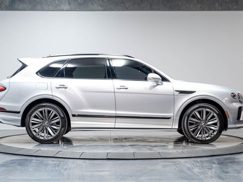 Used 2021 Bentley Bentayga Speed AWD/4WD image 19