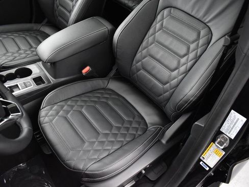 New 2024 Ford Escape SE w/ PHEV Premium Package image 21