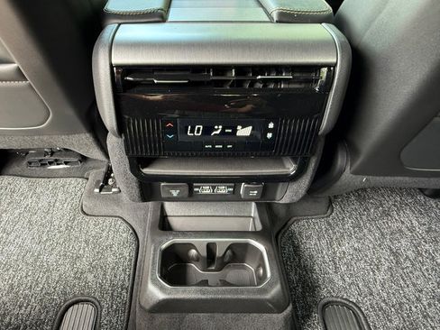 New 2026 Jeep Grand Wagoneer 4WD image 18