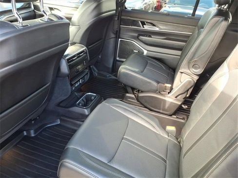 Used 2022 Jeep Wagoneer Series II w/ Convenience Group I image 12