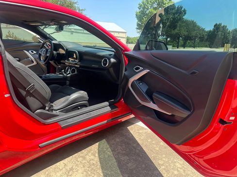 Used 2018 Chevrolet Camaro SS RWD image 19