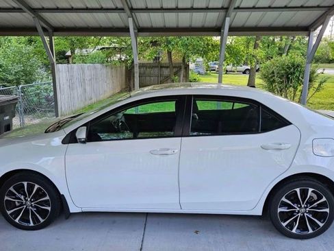 Used 2019 Toyota Corolla SE w/ SE Premium Package FWD image 3
