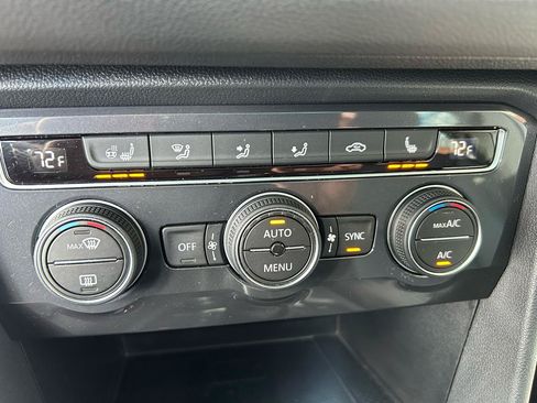 Used 2020 Volkswagen Tiguan SEL AWD/4WD image 15