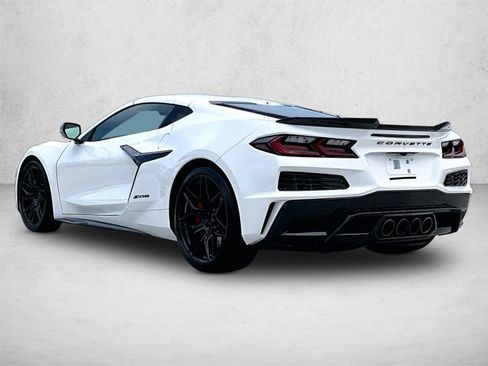Used 2025 Chevrolet Corvette Z06 RWD image 13
