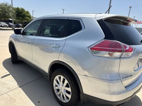 Used 2015 Nissan Rogue S FWD image 4