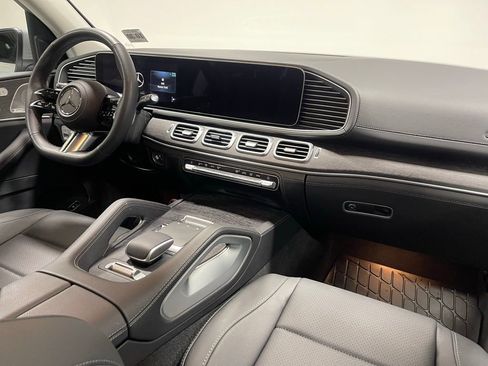 Used 2026 Mercedes-Benz GLS 450 4MATIC image 28