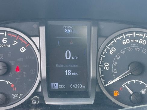 Used 2020 Toyota Tacoma TRD Off-Road w/ Technology Package image 9