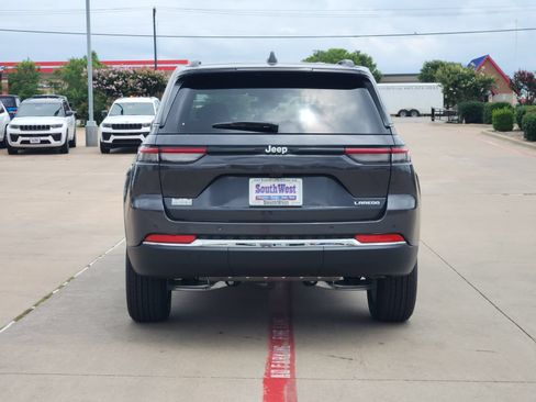 New 2026 Jeep Grand Cherokee Laredo RWD image 8
