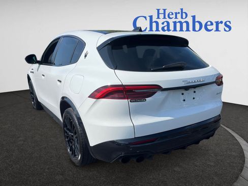 Used 2025 Maserati Grecale Modena image 3