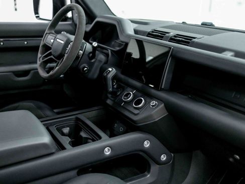 Used 2024 Land Rover Defender 110 V8 AWD/4WD image 87