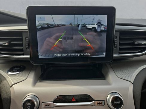Certified 2023 Ford Explorer XLT w/ Equipment Group 202A AWD/4WD image 19