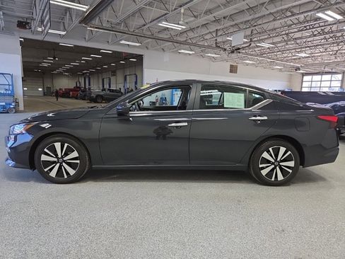 Used 2022 Nissan Altima 2.5 SV image 4
